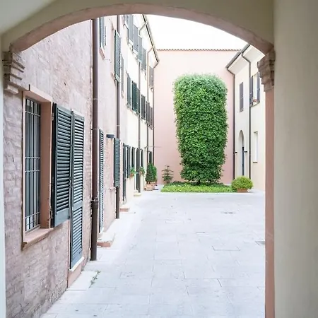 Lejlighed Magnifico In Palazzo Storico Del 500” Ferrara