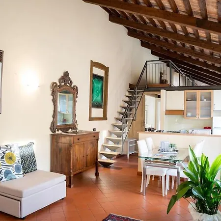 Magnifico In Palazzo Storico Del 500” Lejlighed